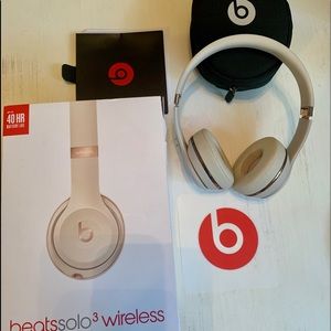 Beats Solo 3 Wireless in Rose Gold